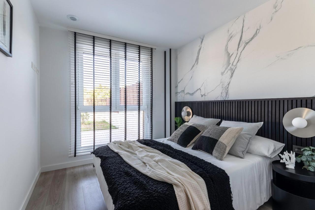 Akomodat En Precioso Y Moderno Con Jardin Y Parking 게초 외부 사진