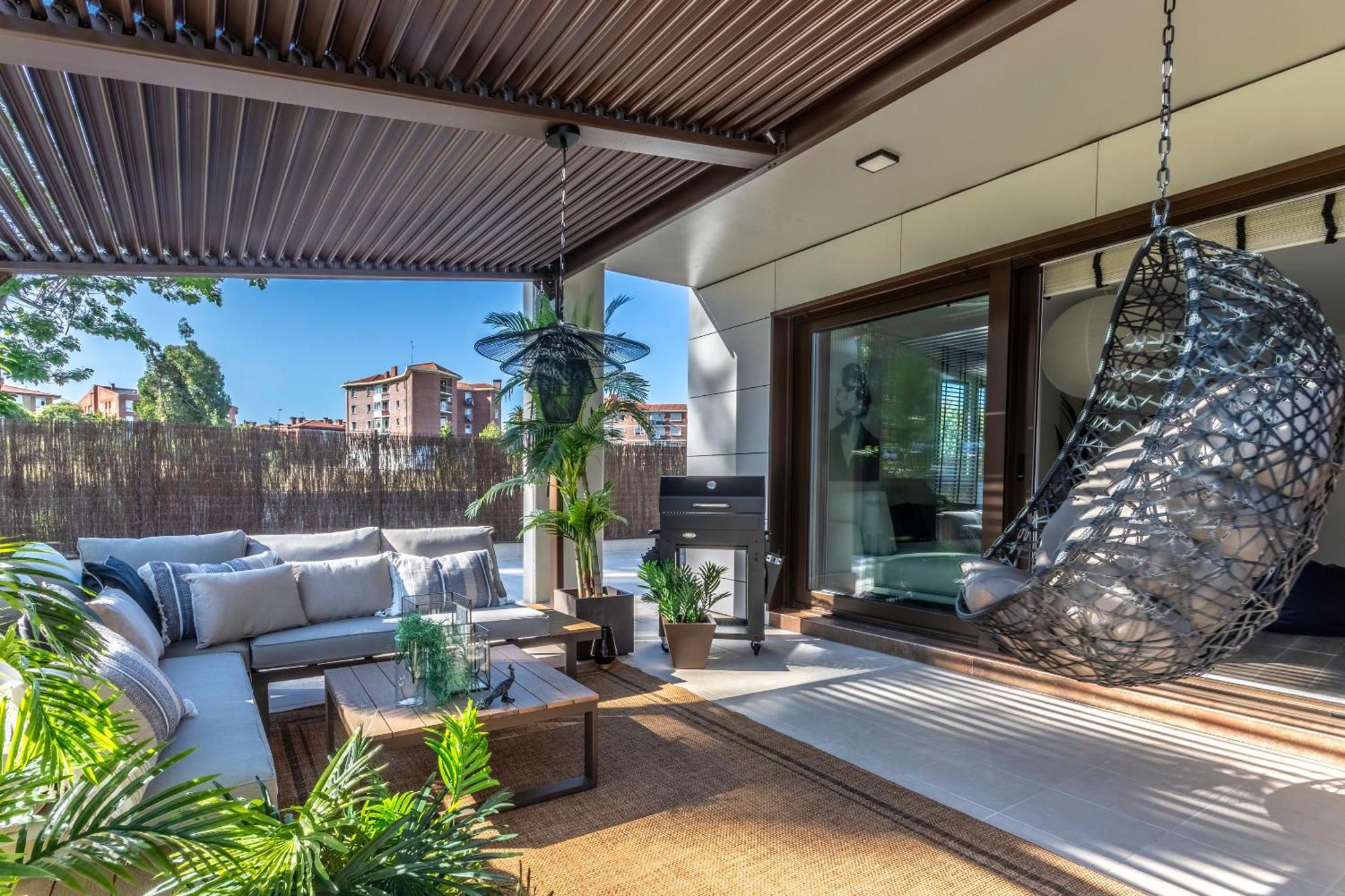 Akomodat En Precioso Y Moderno Con Jardin Y Parking 게초 외부 사진